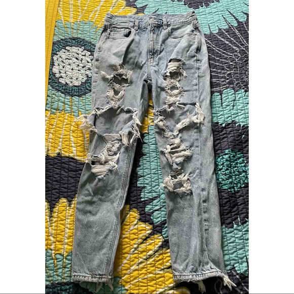 AEO • Mom Jean - Picture 3 of 4